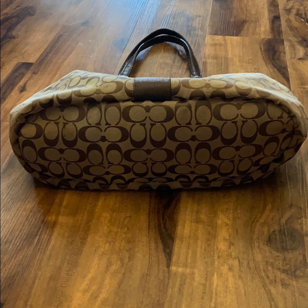 Coach large shoulder bag. Signature C pattern - Picture 8 of 16